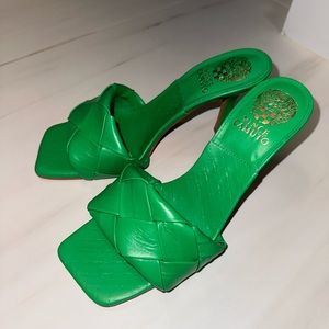 Vince Camuto Green Heeled Sandals - NEW